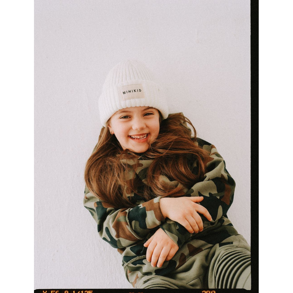 Czapka Zimowa Off White Prążkowana